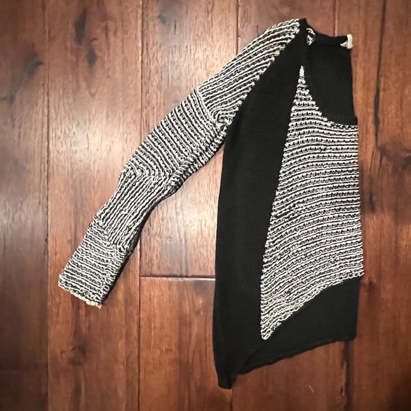 HELMUT LANG ASYMMETRICAL LONG SLEEVE SWEATER, SIZE SMALL , BLACK/WHITE - Picture 9 of 12